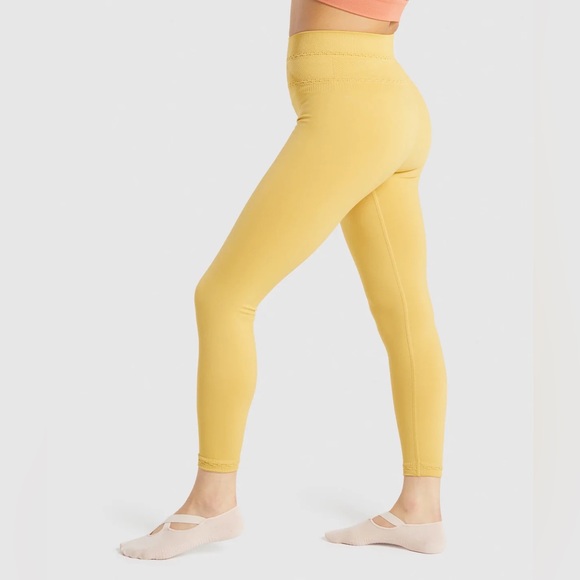 GYMSHARK NEW STUDIO LEGGINGS YELLOW - Picture 1 of 7
